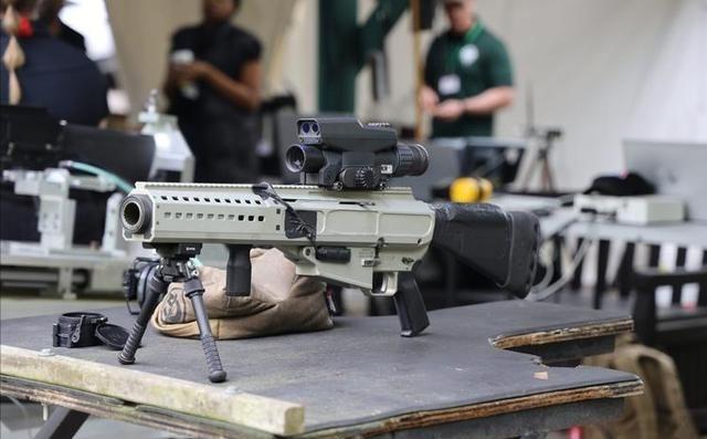 明明近4亿支枪在手，美国人造反为啥比登天还难？说白了，美国人手上的枪就是看着唬人