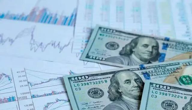 🌞为何中国不能一下把美债全卖了?就这么说吧,中国今天敢全抛售,明天中美就有