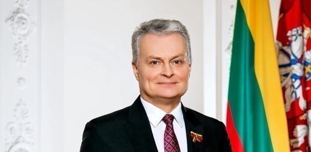 新加坡前国会议员吴俊发文指出：“过去四年来，中国断绝和立陶宛的外交和经贸往来，这