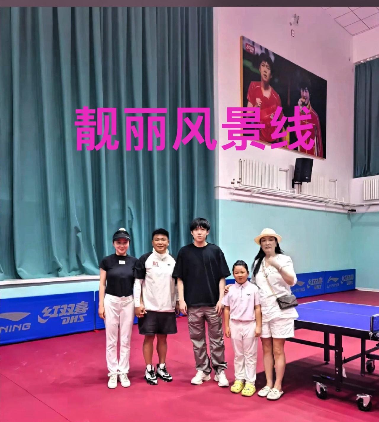 王楚钦说，自己走到哪里，那里就是打卡的景儿！王楚钦回到了先农坛，回到了有