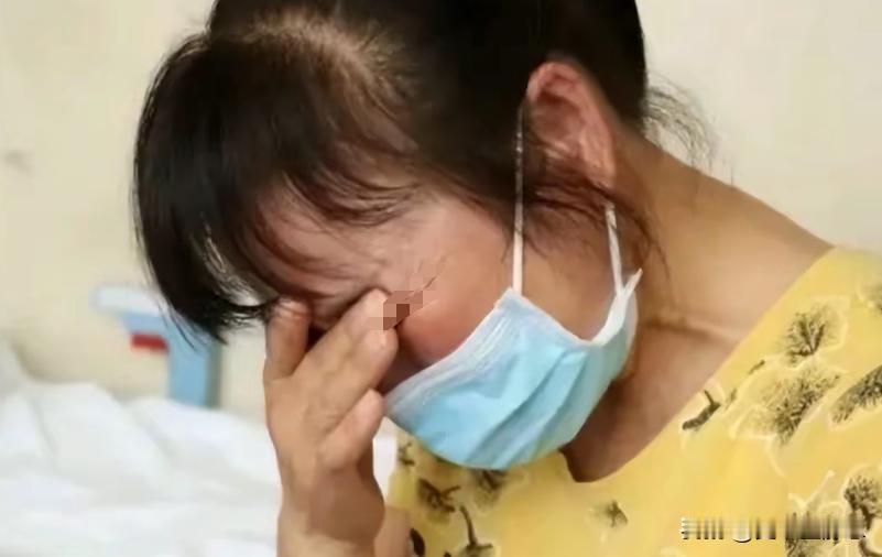亲妈拿着农药瓶，威胁女儿，对女儿说；“你不给你弟弟，买房付首付，还贷款，你弟弟