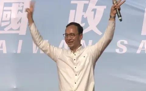 朱立伦昨晚终于交棒了，也就是说朱立伦终于卸下了党主席的身份，而且在自己下台前点名