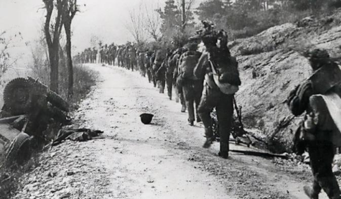 1951年夏，志司正在召开“第五次战役总结会”，彭老总突然指着第58师师长，喊：