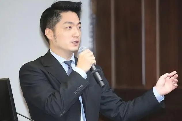 岛内名嘴沈政男最近一段分析，把国民党2028年这盘棋给彻底说透了。他的结论就