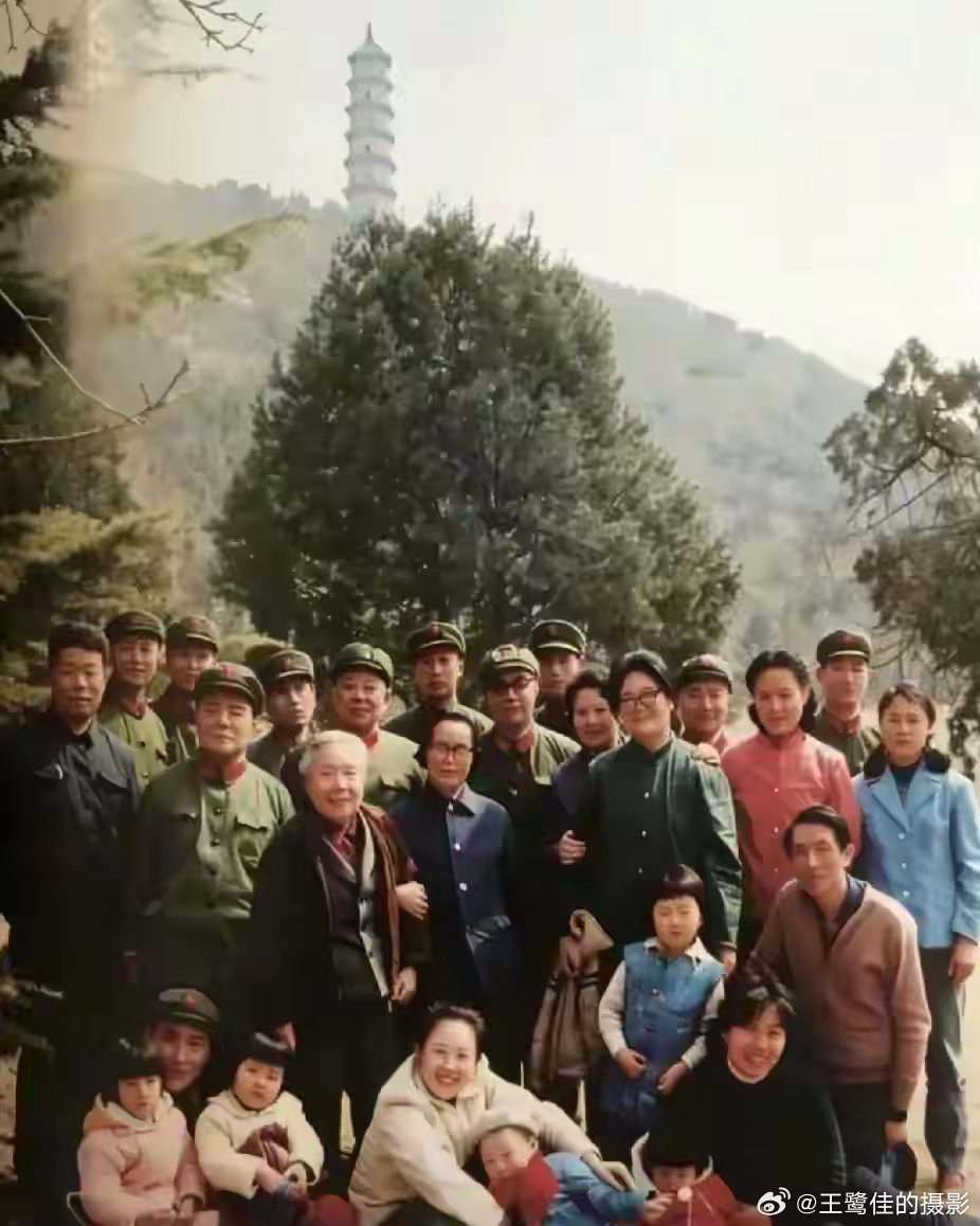 摄影人窗外的景色。（图片来自网络分享）人生是一段来了又走的旅程，有喜有悲才是