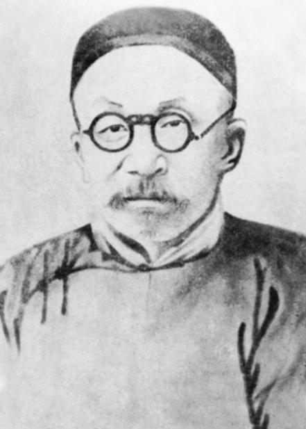 1903年孙诒让见到《铁云藏龟》后，闭门谢客足不出户，将自己关在楼上书房专心研