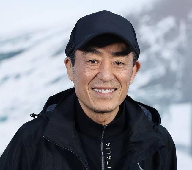 张艺谋，冲上热搜！3月17日下午，张艺谋突然冲上了热搜，这一次不是啥好事，而是