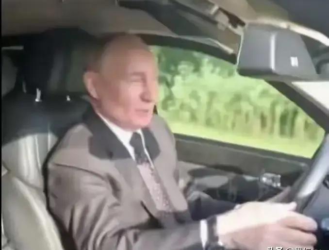 就在刚刚普京突然宣布了12月10日在俄罗斯，俄媒报道，俄罗斯总统普京