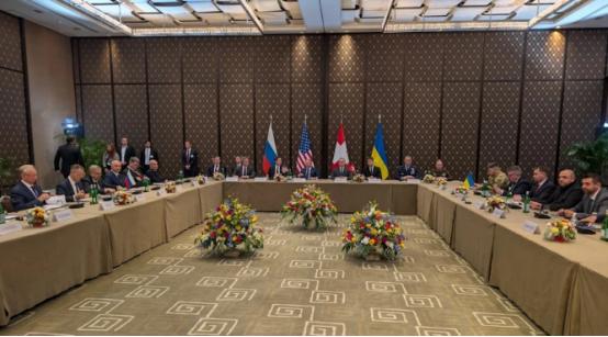 俄罗斯要掀桌子了，消息人士爆料称，莫斯科已经在考虑退出美俄乌三方谈判，原因是泽连