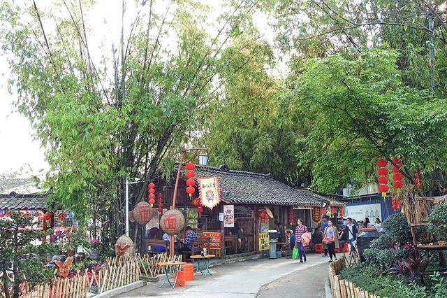 推荐 正文 南宁青瓦房古村落,是去年才兴建的古村农家乐,在原来古村