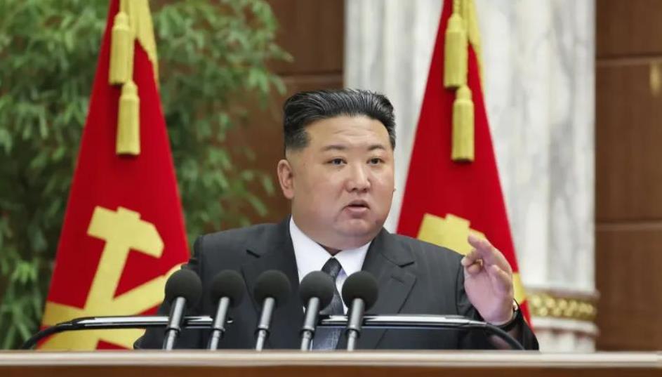 【金正恩宣布打算对美国采取“超强硬战略”】朝鲜媒体29日报道称，金正恩在23到