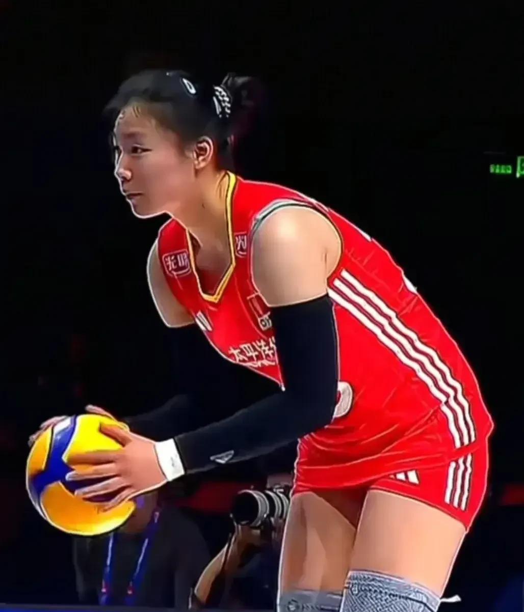 16岁二传手张籽萱一战成名！新女排3-0首秀战胜比利时，可以说给中国广大球迷带