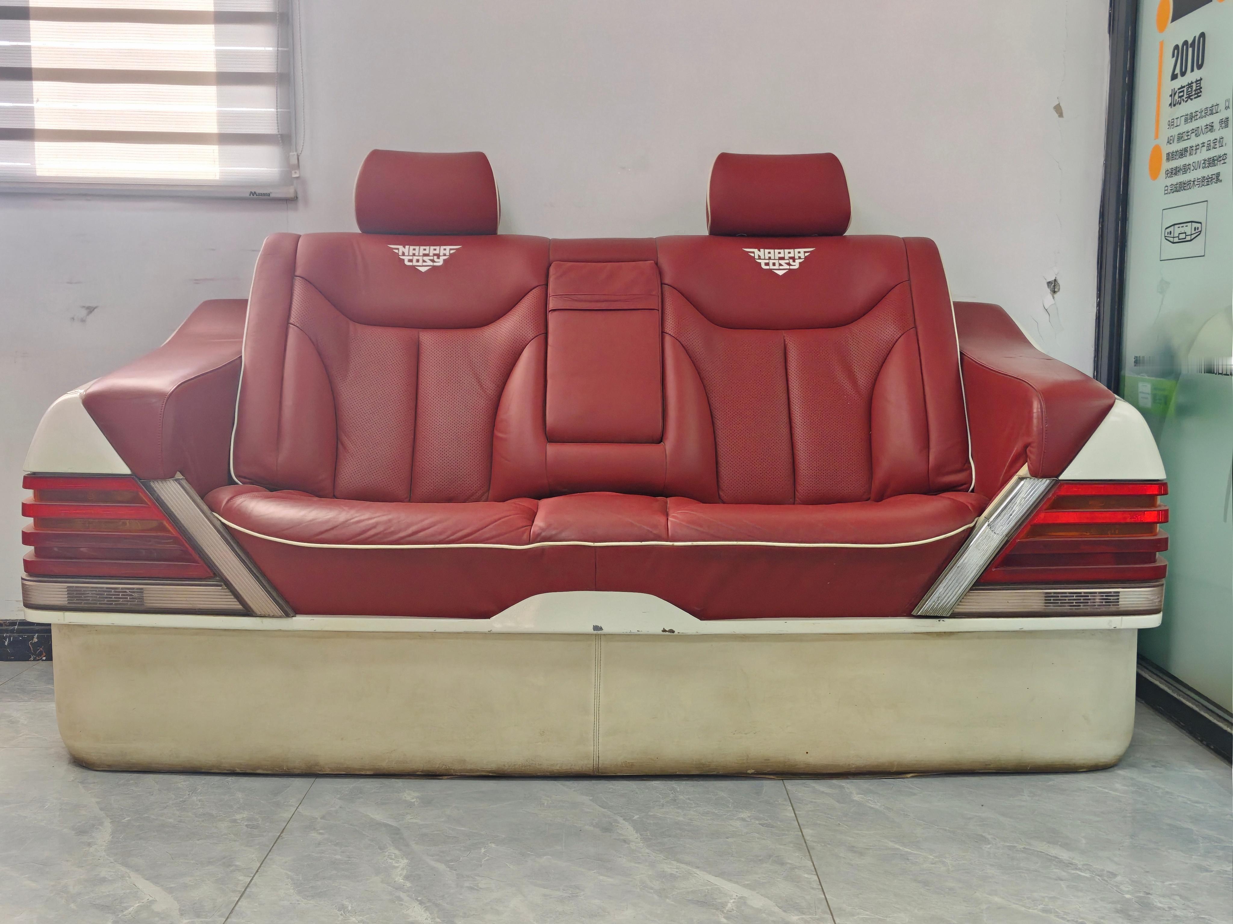 前氮瓶减振器开前院门后氮瓶减振器开后院门进门一张虎头奔款大沙发