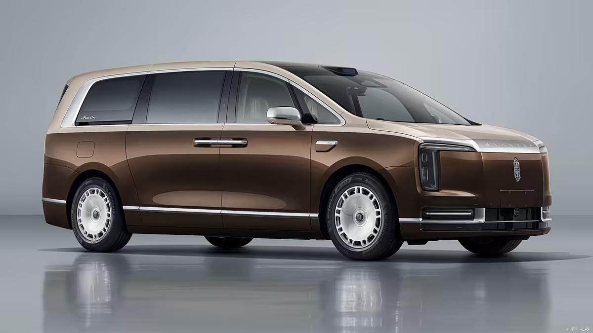 尊界首款MPV“尊界V800”来了，车身长度接近5.5米，定位增程式大型MPV，