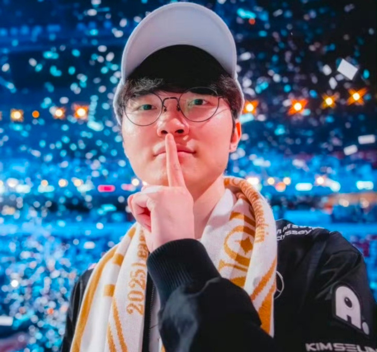 多兰:无人扶我青云志，那是别人没本事。[笑着哭]​​​