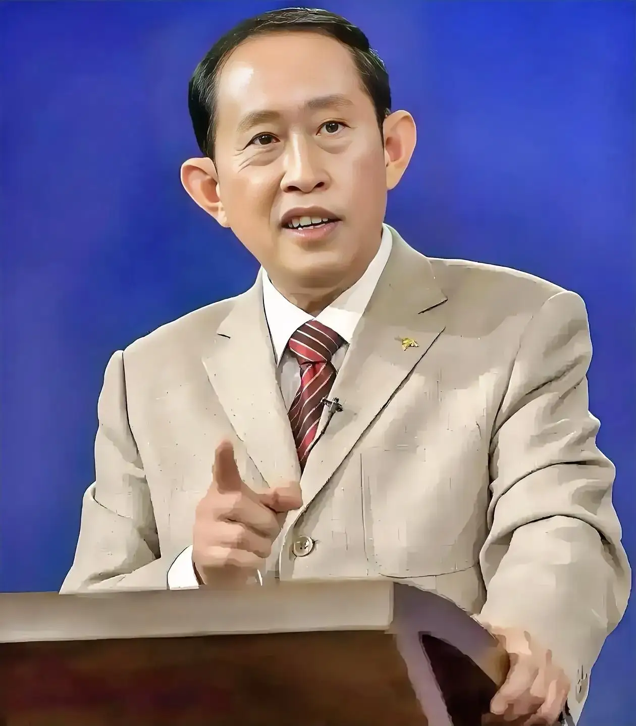 王立群教授说：“一千年以来，人性进步不足一厘米。”这话听着扎心，细想却让人沉默。