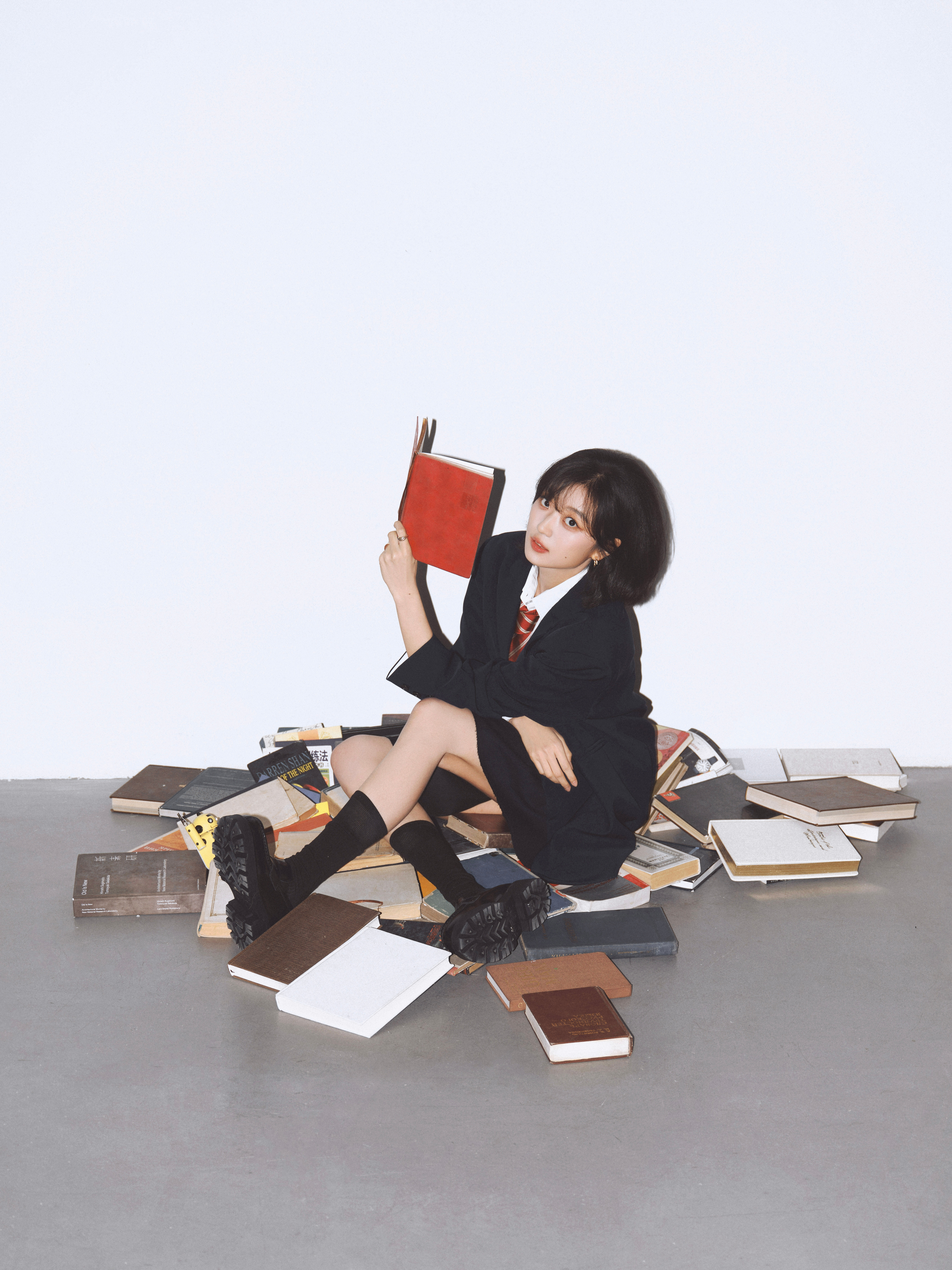 孙千学院风写真来啦！好青春靓丽的校园学姐，今天放学后可以和一起走吗？