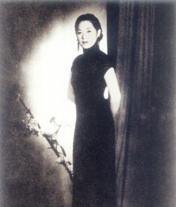 1935年，一烟花地女子恳求37岁张伯驹：“带我走吧！我还是清白之身！”张伯驹递