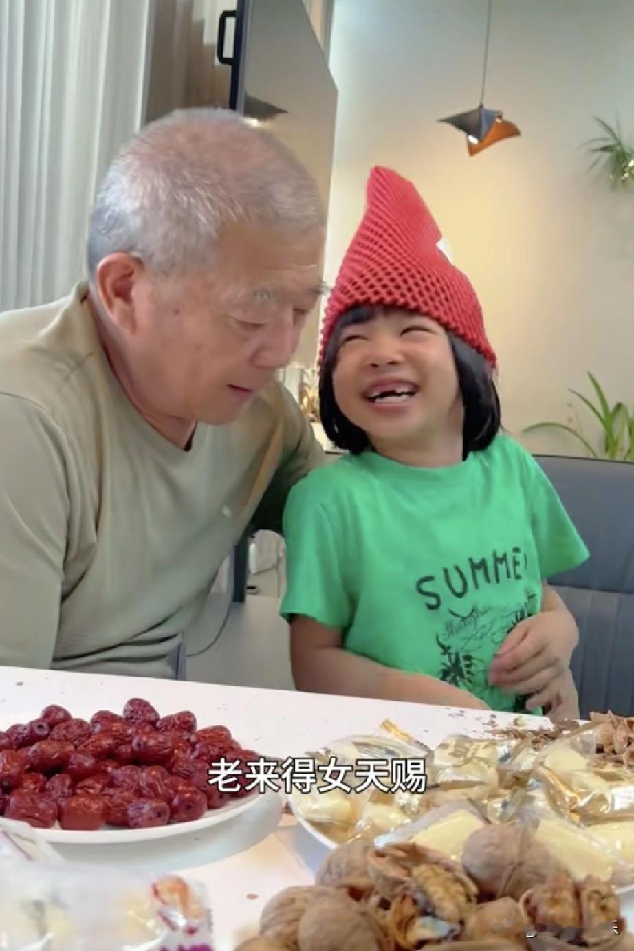 别怪我说话难听，黄维平这不明摆着利用天赐在“啃小”直播带货还带着6岁的天赐，