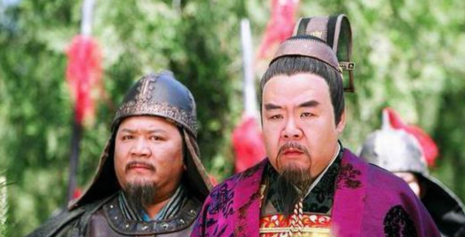 606年，杨素前来拜见隋炀帝太子杨昭。就在吃饭时，侍女端过来两杯酒，两人把酒欢饮