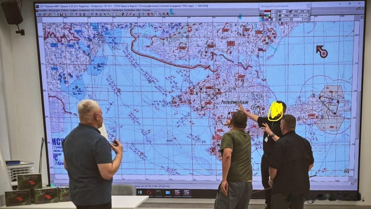 俄罗斯已开始为乌克兰空军在克里米亚进行空降作战做准备。俄罗斯军事专家、退役上