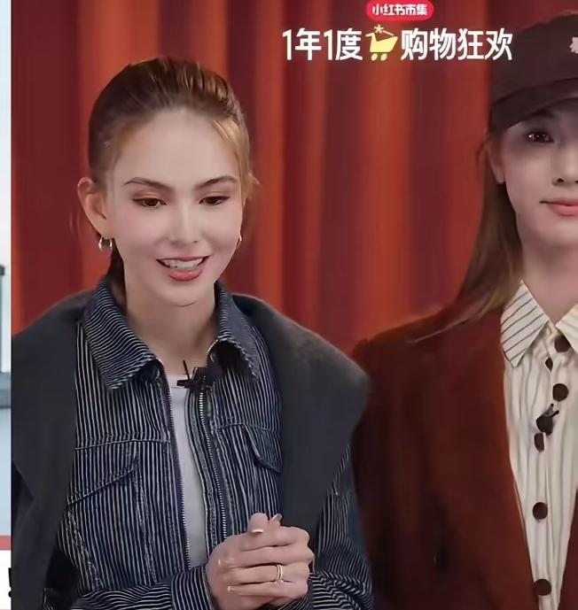 昆凌搞起直播带货，周杰伦还少见地公开寻人，原来天王也有手头紧的时候！听说他让朋友