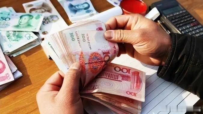 凤凰新闻【银行存款大局已定？明后年，存款20万以上的家庭，做好3个准备】最近去银