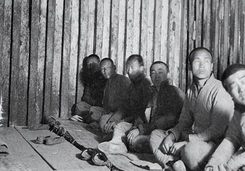 1944年，地下党文国才在执行任务时，被日寇抓捕，当时有一个汉奸翻译负责审讯他，