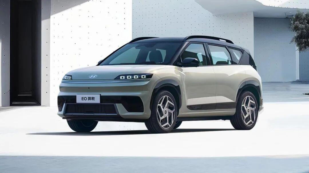 听我一句劝,买新能源车不纠结:1、要豪华:买问界2、想面子:买小米3、随大