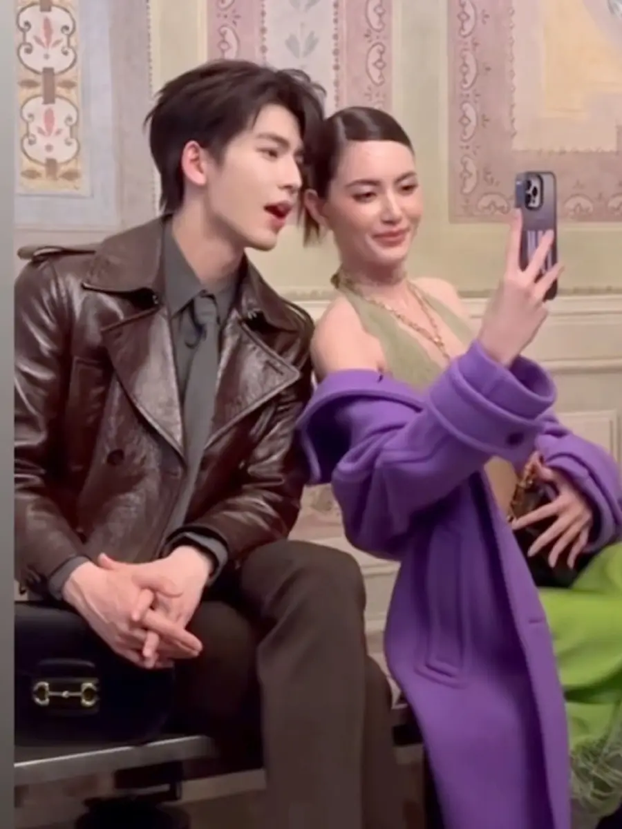 张凌赫和泰国女星Mai自拍合影，男帅女美同框太养眼