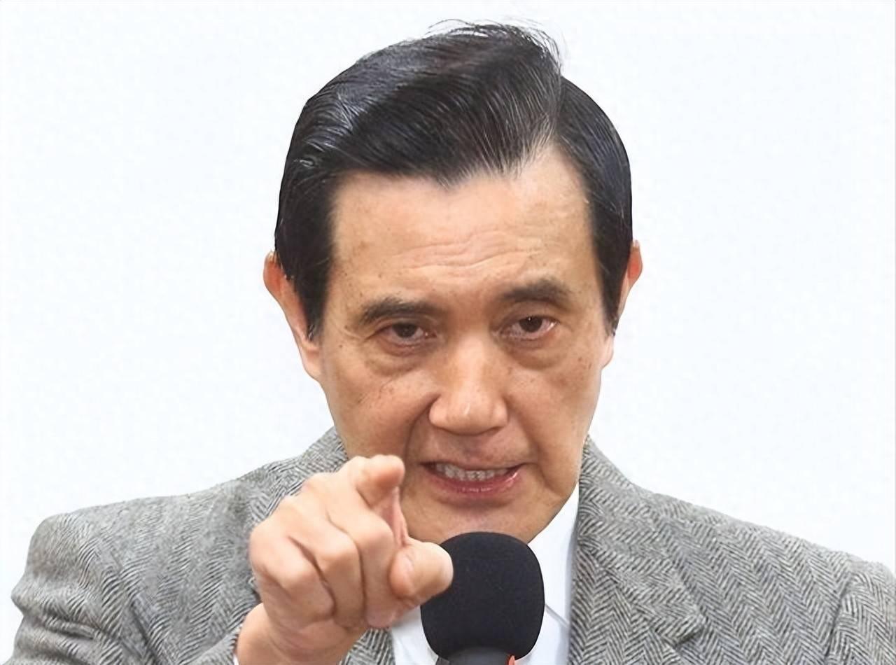 马英九再次“诠释”了国民党“外斗外行，内斗内行”。马英九这次是铁了心要提告昔