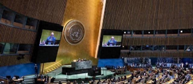 第80届联合国大会安理会改革讨论会议上，日本代表再次高调提出加入安理会常任理事国