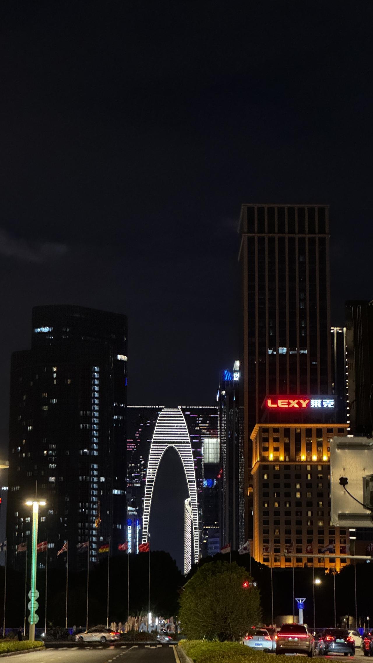 分享苏州的地标景点东方之门
