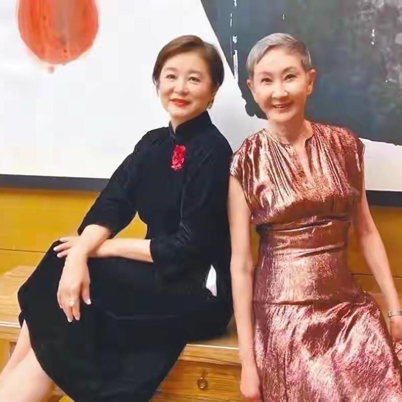 林青霞说：“第一次见到南生是1982年，那时候香港新浪潮电影刚刚盛起，徐克导演邀