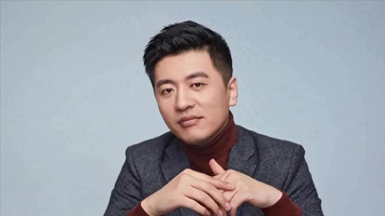 41岁教育博主张雪峰突发心源性猝死，全网哀悼！高压职场健康警钟再敲响