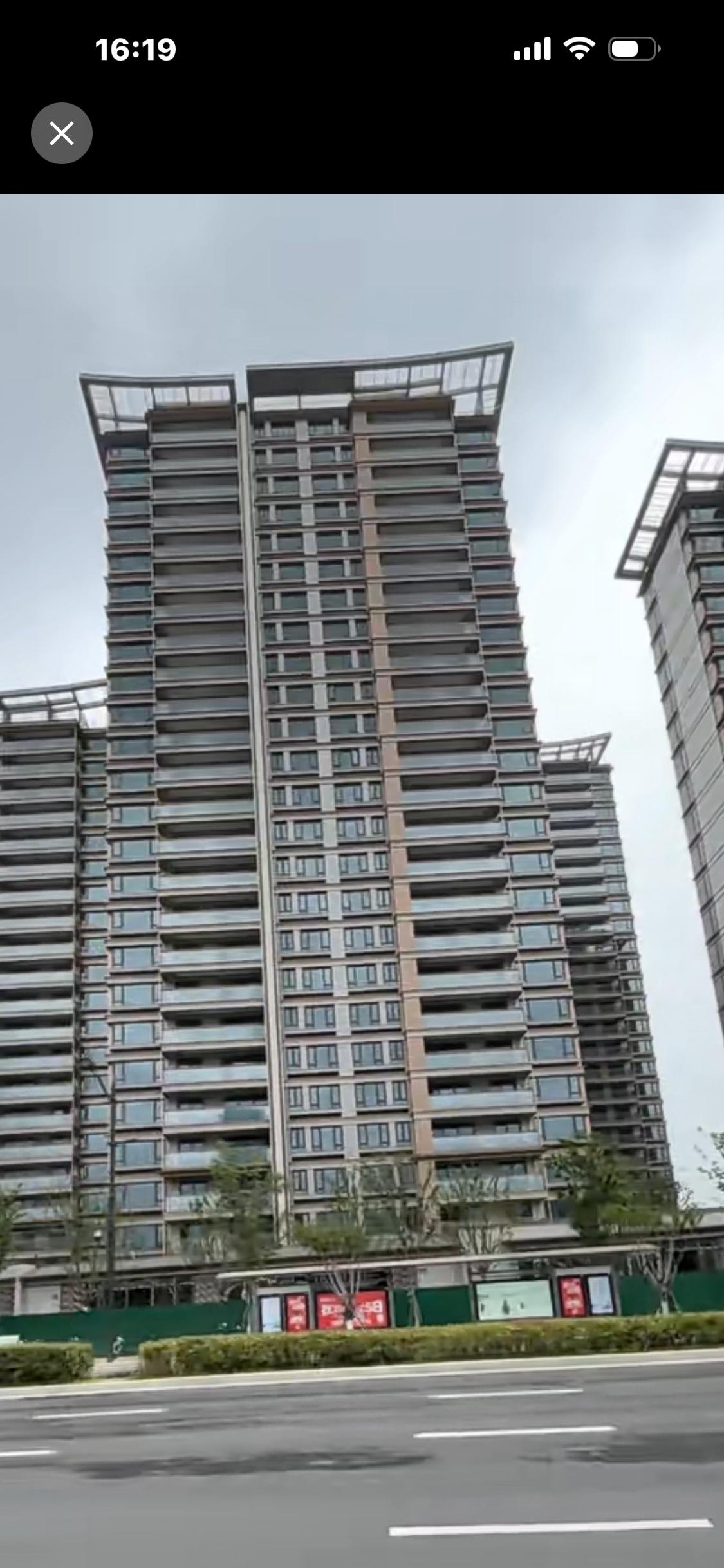 人在哪里漂都可以，房子，一定要买到大城市。因为只有大城市核心区域的房子才是会下蛋