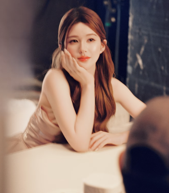 瞳孔和心跳的距离，在和你对视时清零