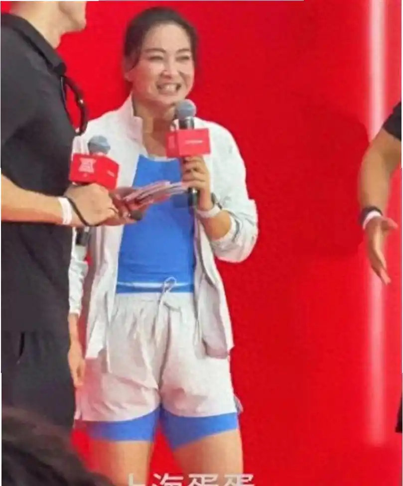 贾玲又胖了，本人回应：实在维持不住，网友：我们玲儿又回来了​