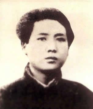 解放后，一农民走进乡公所讨水，指着毛主席画像说：那是我的兵彭友胜1884年出生