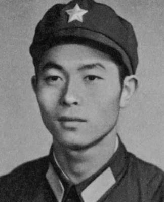1979年，在对越自卫反击战当中，小战士侯满厚在半个小时之内，就炸毁了敌人四座暗