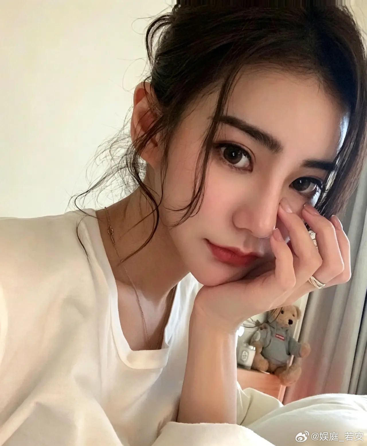 马筱梅说的话前后判若两人。生孩子之前她曾表过态，满月就去北京定居，还计划孩子落户