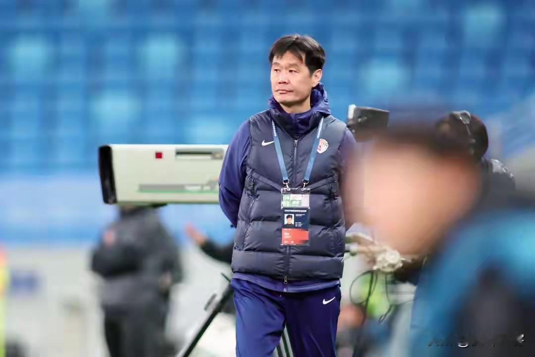 事实证明上赛季结束后李霄鹏从海牛抽身是对的！其实关于海牛降级这事说句实话是必然