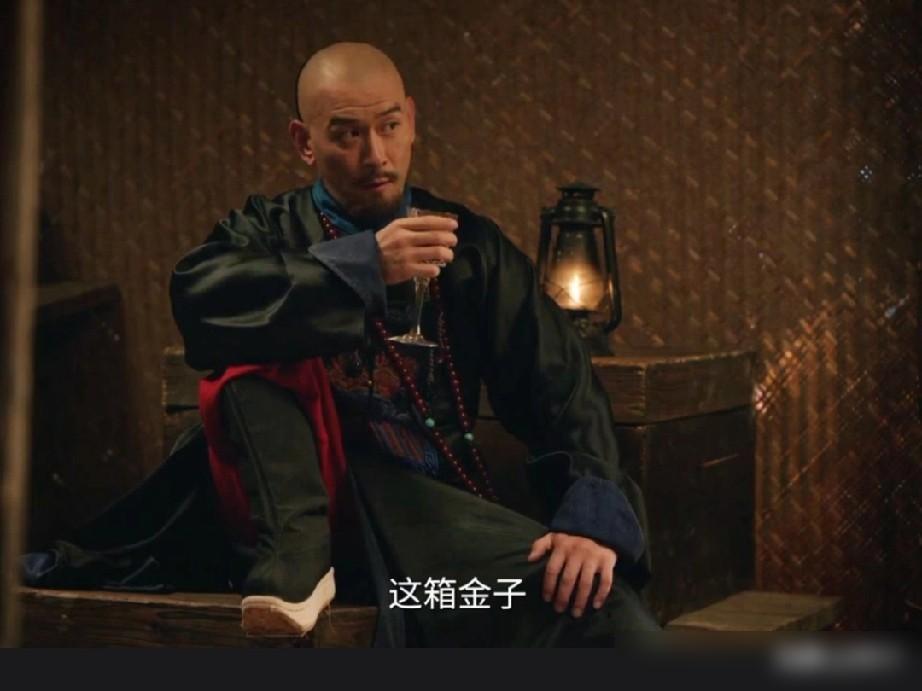 《大生意人》九帅愿意放人原来是金子出的力！那箱黄灿灿的金子就在九帅屁