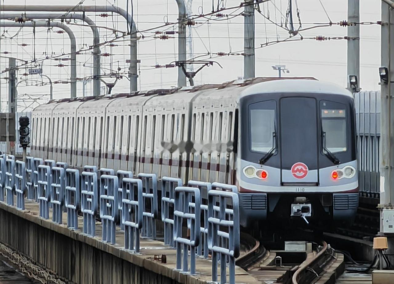 即将增购新车来自12号线西延伸根据相关招标公告，12号线西延伸采购的18