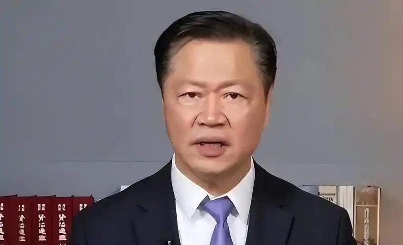 台湾学者赖岳谦曾经一语惊人：“中国这么大，至今未完成统一，真是反常中的反常！”