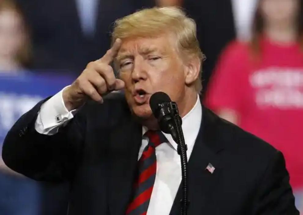 特朗普要去达沃斯“秀肌肉”，放话对中国加60%关税！可人还没到，欧洲的“兄弟们”