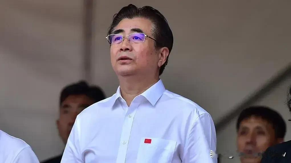 中国足协有钱了，比亚迪赞助中国足球5年7500万人民币，国足选帅预算从原来的年薪