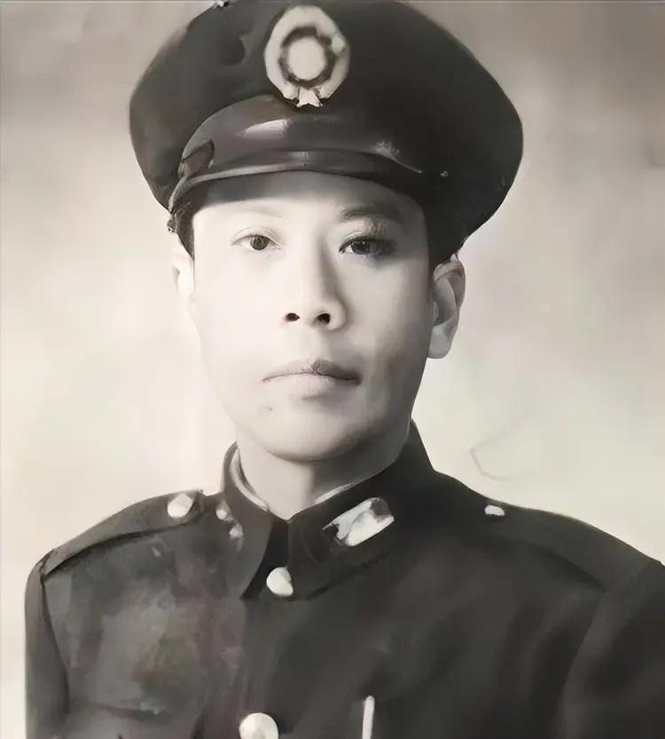 抗战胜利后，黄百韬带领第25军接受日军投降，由于搜刮的太厉害，日军第90旅团长抱