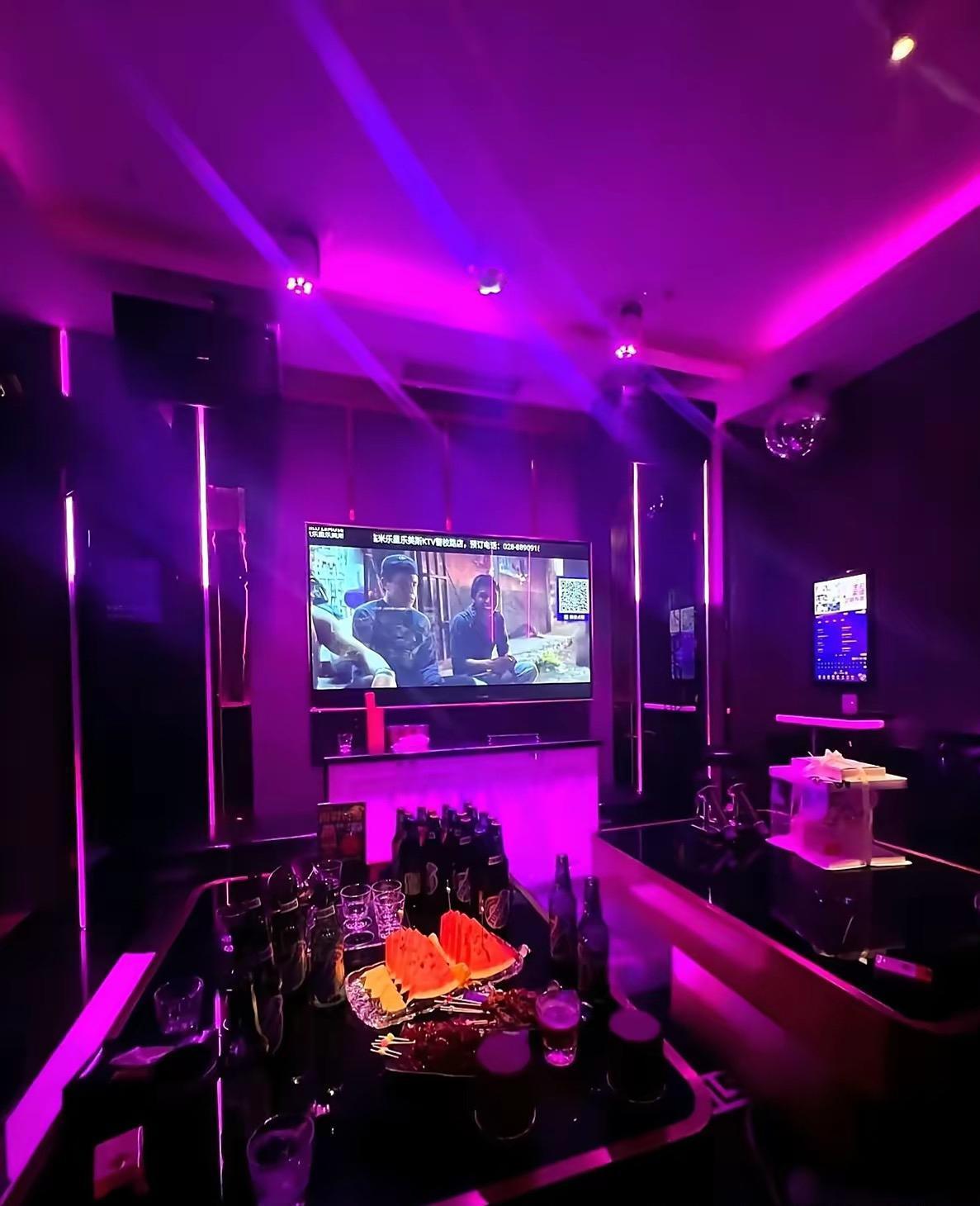 谁没在KTV包厢的小厕所里，演过一场“云淡风轻”的戏？谁没喝多过?谁没断片过?