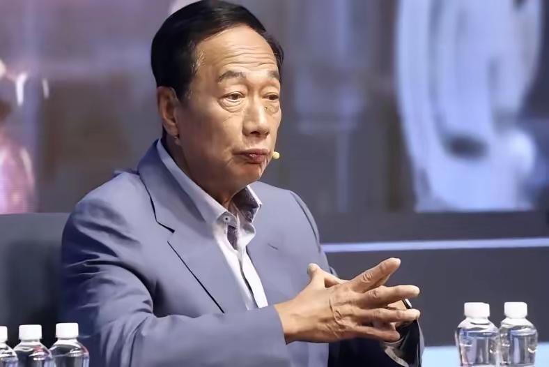 郭台铭最近在媒体面前放出这么一句狠话，没有大国撑腰的政权早晚得变成别人家的附庸，